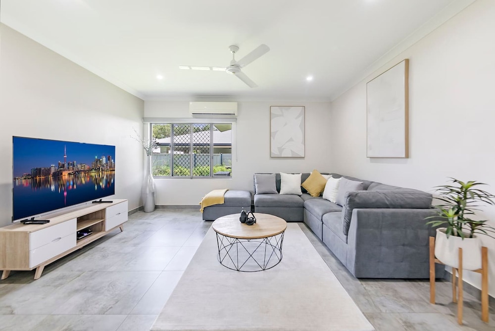 Zenhouse Harmony Modern Home Near CDU Hospital