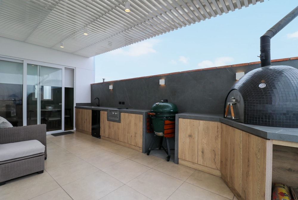 Elegant 3BR Duplex With Balcony in Miraflores