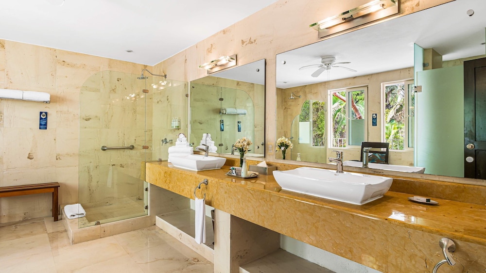 HOLT Grand Miramar Residences