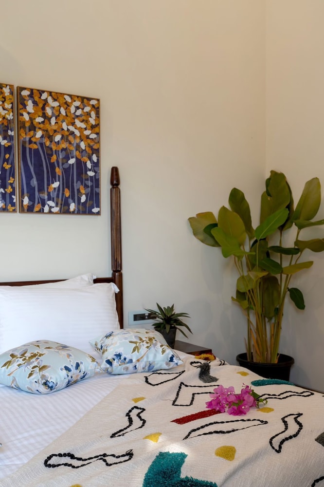 AquaVista Assagao Residency