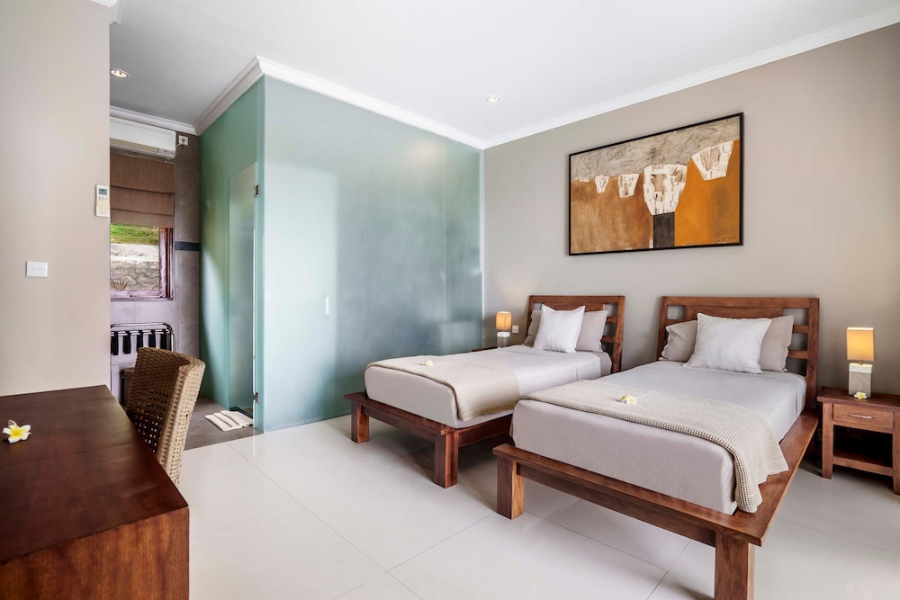 Villa Eden Roc by Alfred in Bali - Luxury Beachfront 3BR Villa With Infinity Pool Amed