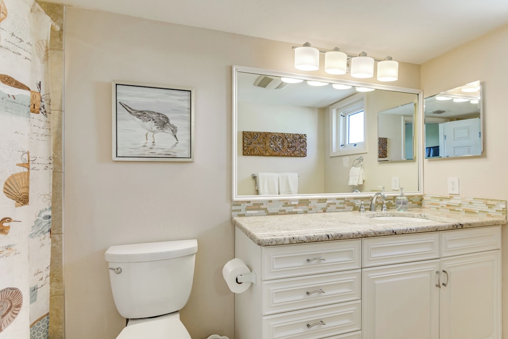 Direct Sand Access! Family Pensacola Beach Retreat
