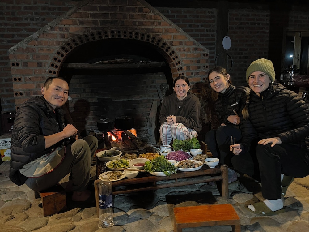 Bees Homestay Sapa & Trekking