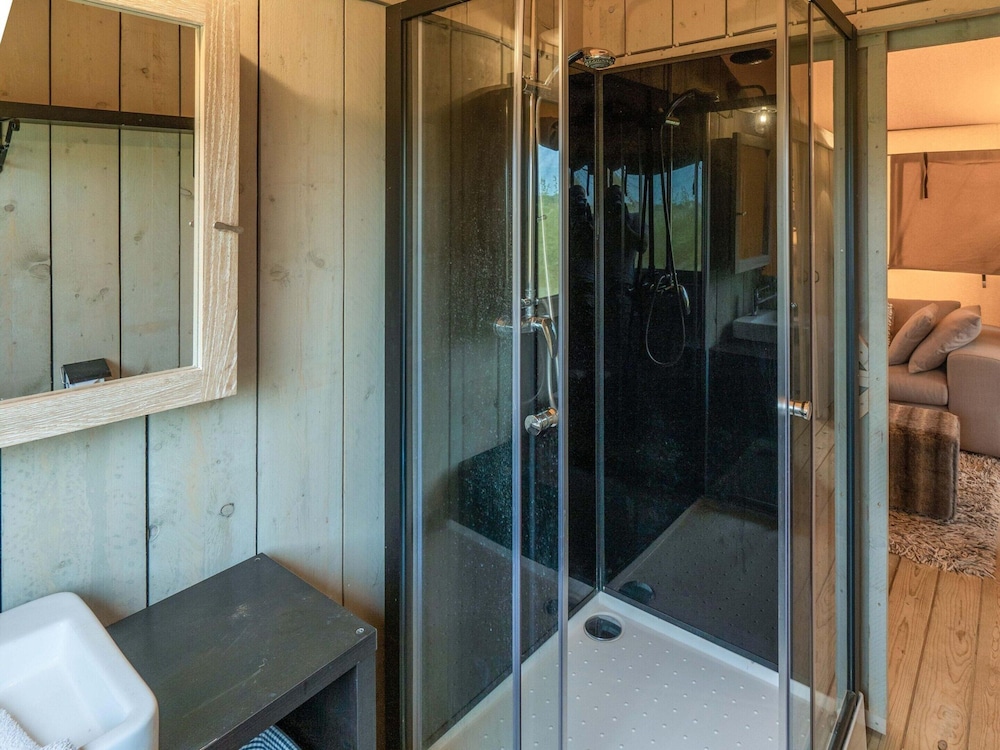Holiday Home in West Flanders With Garden and Bubble Bath
