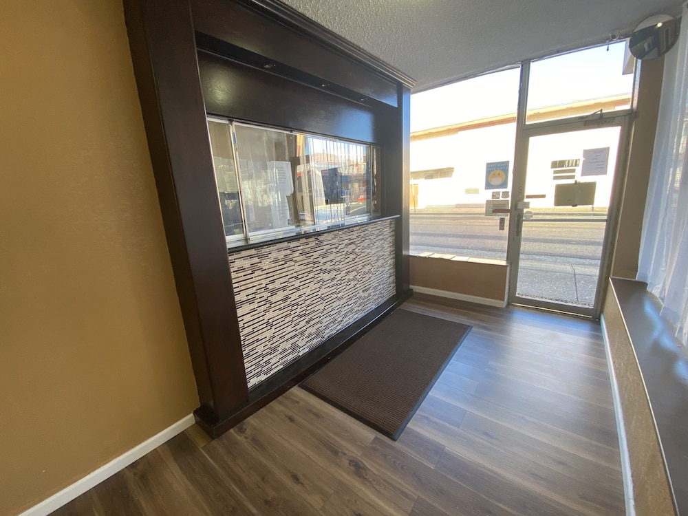 Pleasantville Vacations - Red Carpet Inn  Suites - Property Image 2