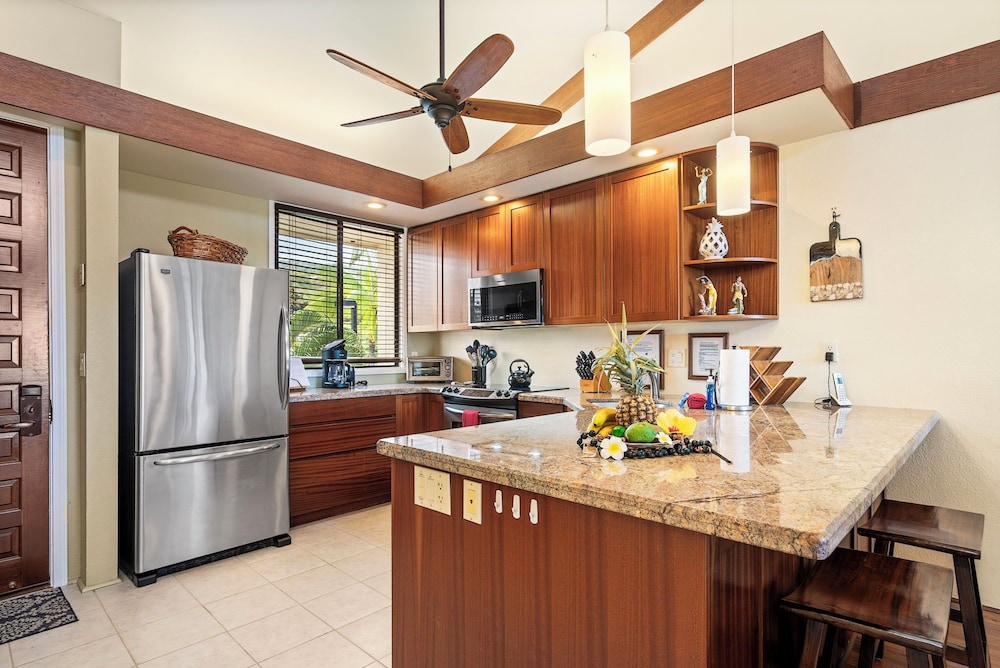Great Ocean & Golf Views - 2 Bedrooms + Loft - Private Outdoor Patio - Vrkcv