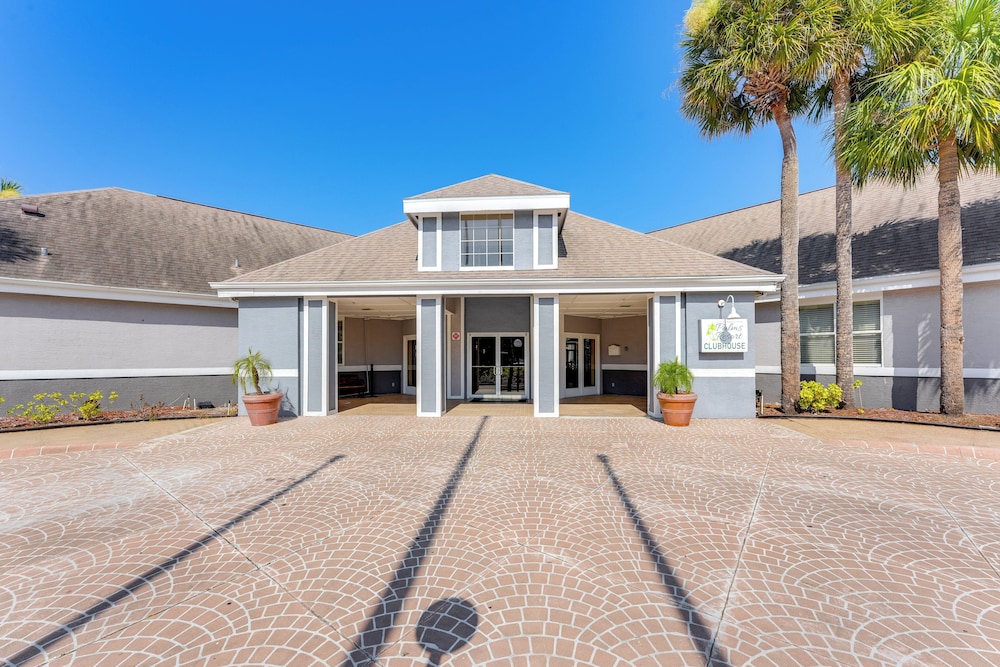 2 Mi to Disney: Resort Condo w/ Pool Access