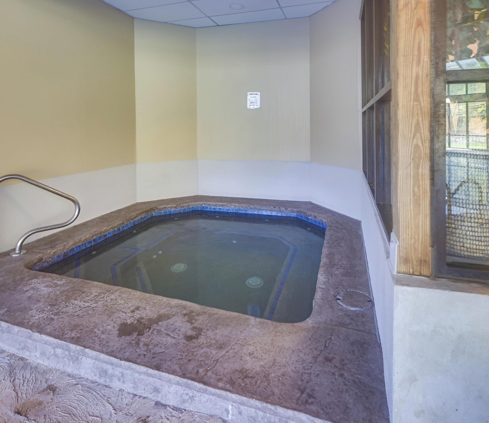 Pocono Paradise Ultimate Camelback Getaway 4 Bedroom Townhouse