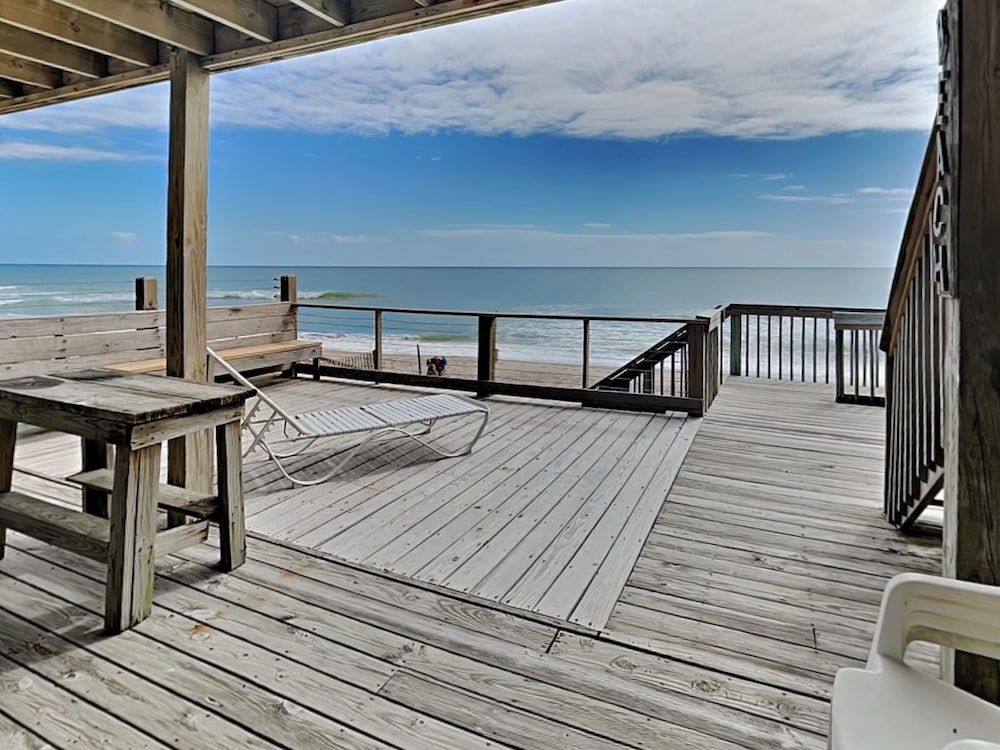 A Grande Green by Topsail Realty