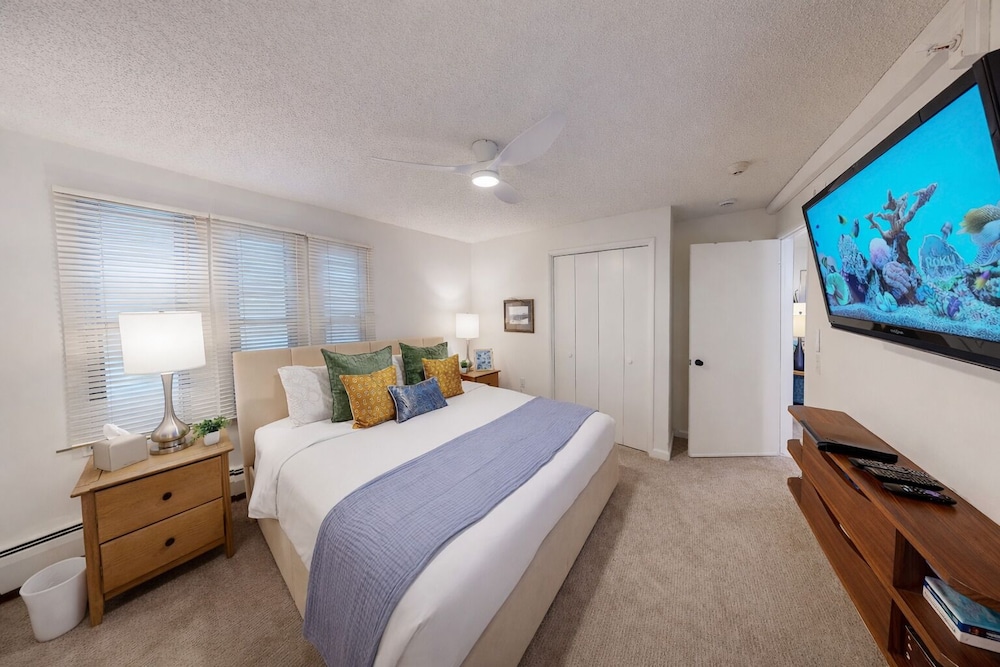 Freshly Updated Condo, Across The Street From The Resort Edel O 2 Bedroom Apts