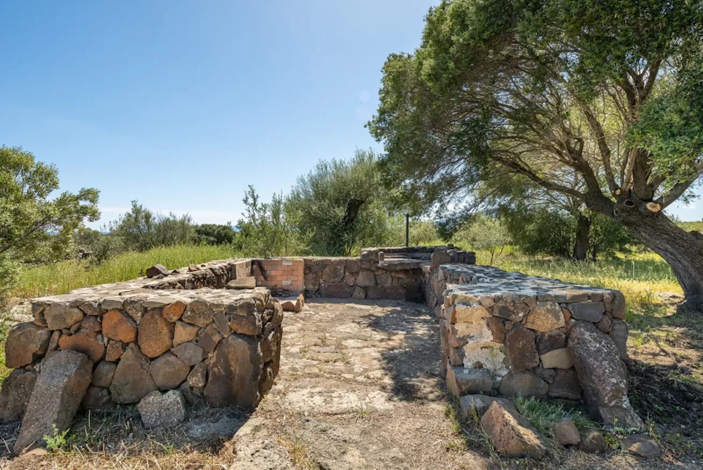 Lovely Cottage With Garden Near Orosei