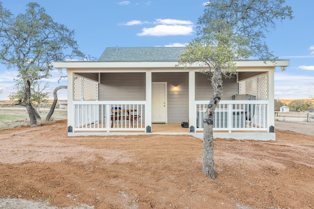 Appian Way Maltese Cottage 1 Bedroom Cabin by RedAwning view 3