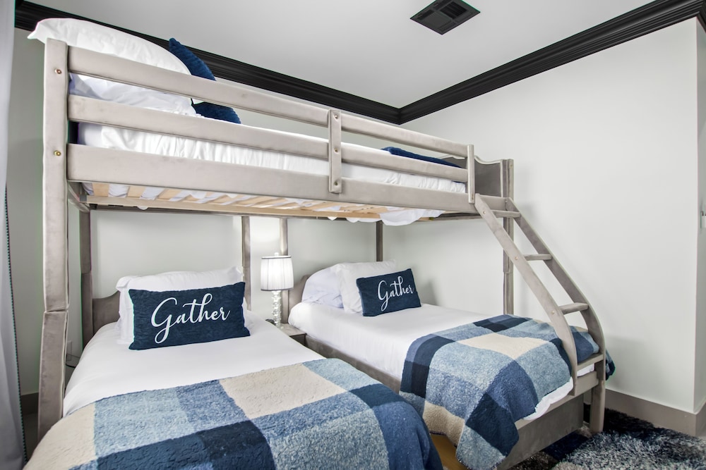 Modern Roose-pool Heat Available-hot Tub- Old Town