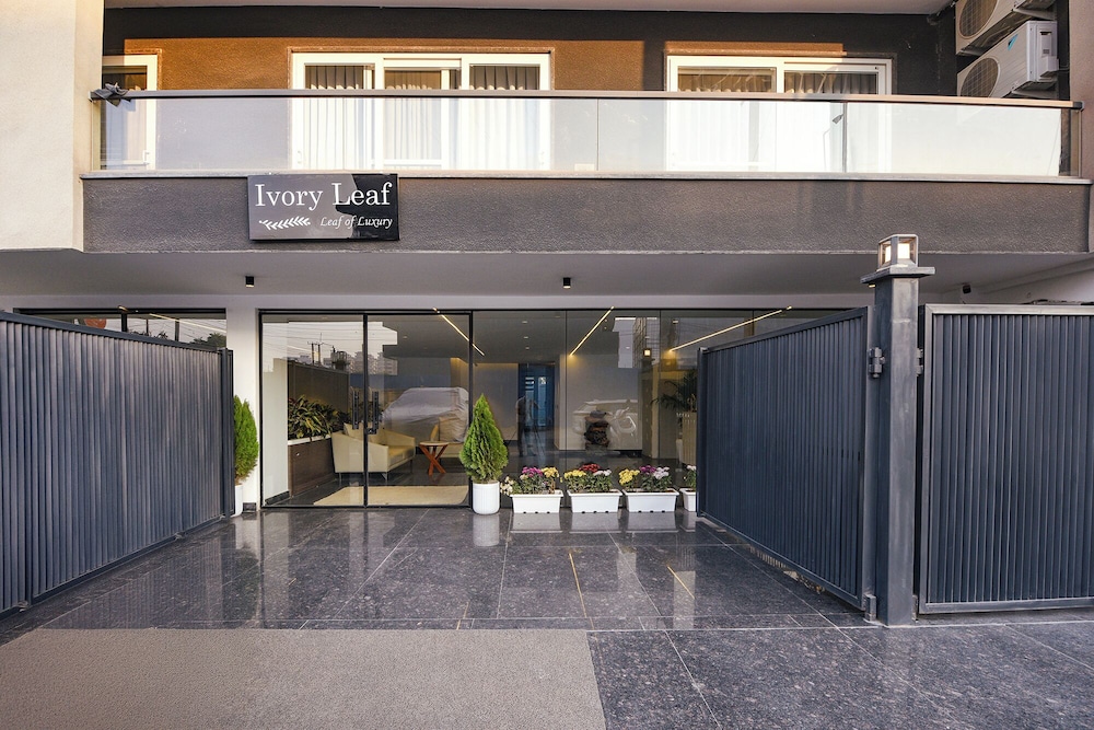 Fabhotel Ivory Leaf