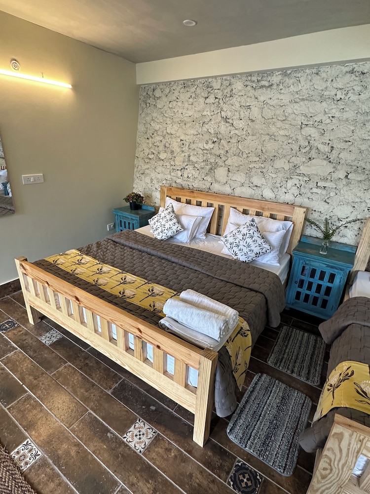 Echor Malusara Lakeview Retreat Bhimtal
