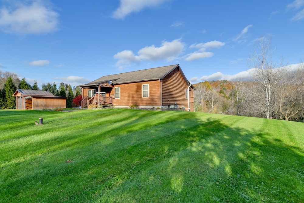 Romantic Afton Escape w/ Fire Pit & Scenic Views view 2