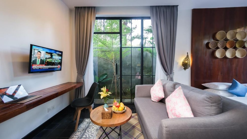 Room-deluxe Double Room With Patio or Ba