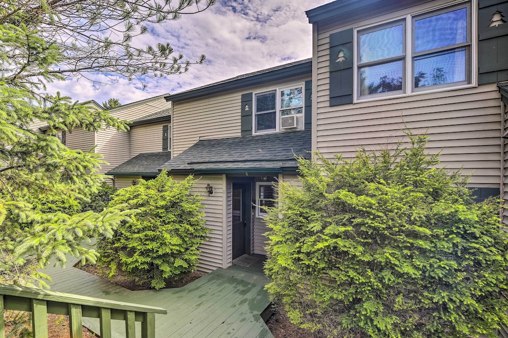 Lake Placid Gem w/ Patio & Views < 1 Mi to Beach!