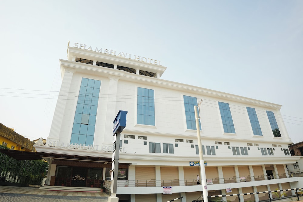 Shambhavi Hotel & Convention Centre