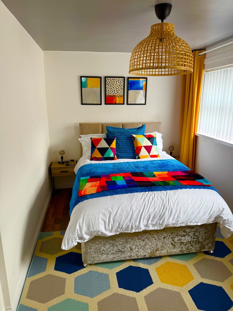 Madrid Street Cozy Retreat in Belfast