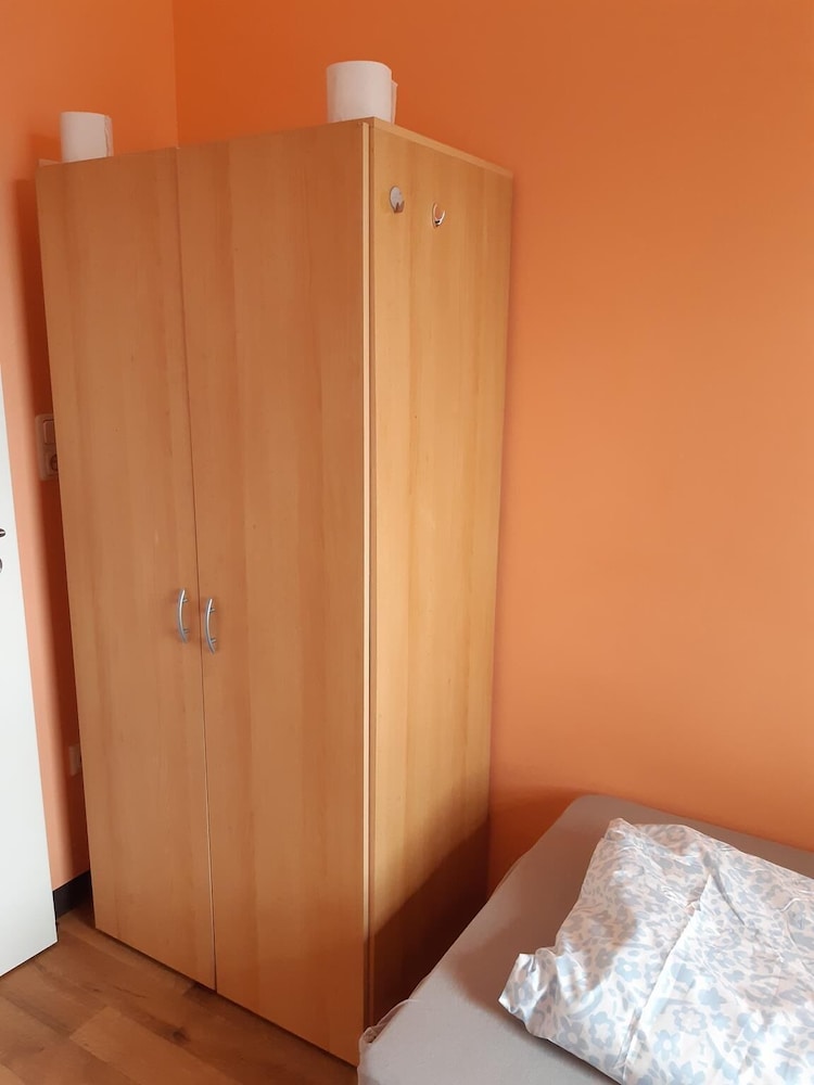 2-Rent Group Hostel Rooms&Apartments TUB19A