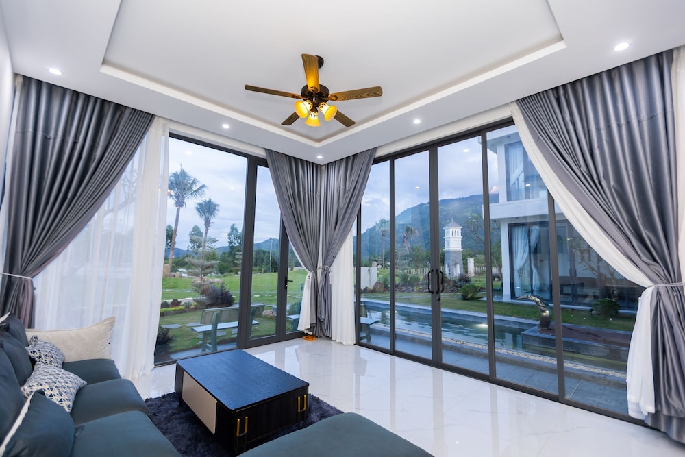 TKH Resort