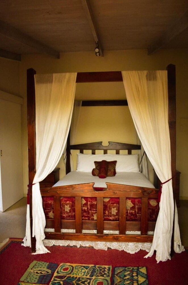 Clarendon Chalets
