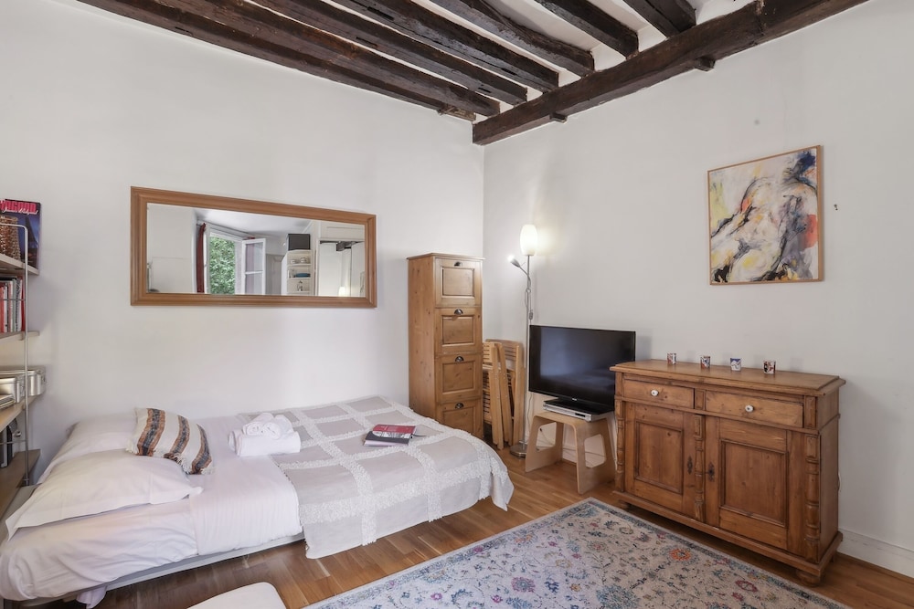 Chic 1BR by Châtelet & Louvre