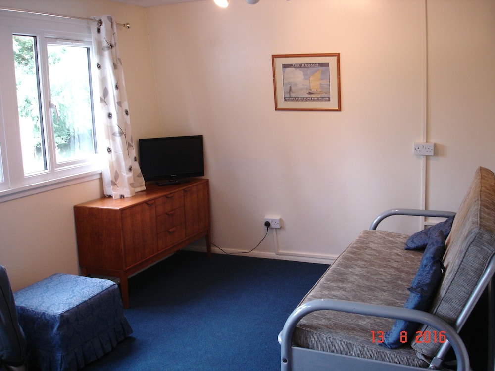 Broxbourne Riverside Chalets