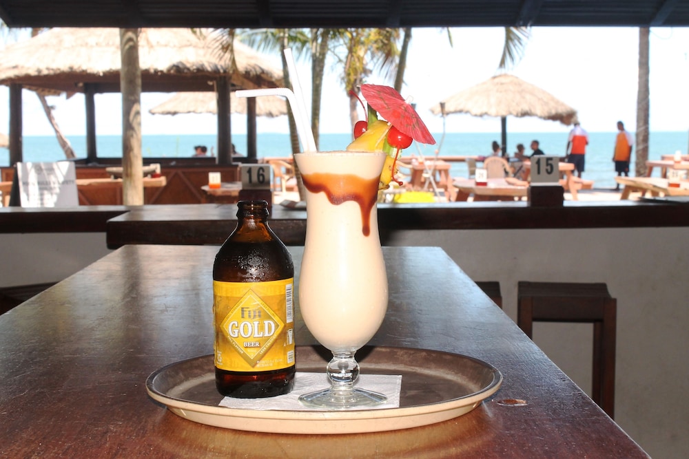 Smugglers Cove Beach Resort and Hotel - Image 2