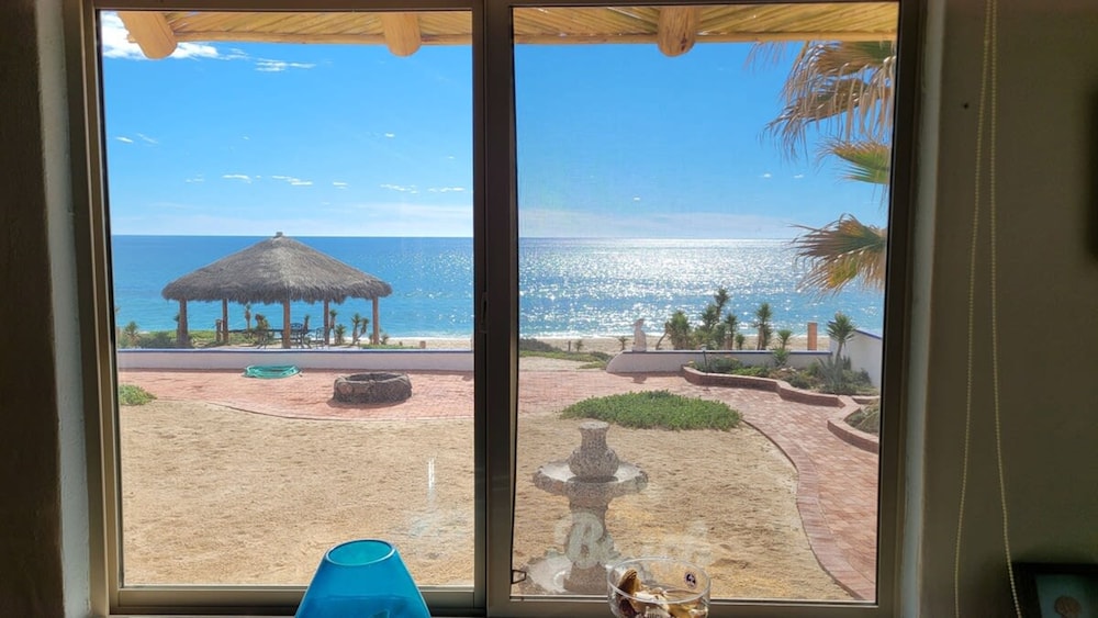 Casa Evita 4 Bedroom Beachfront Home