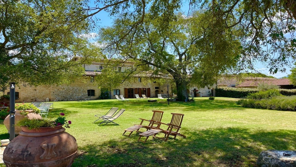 Open Pool Villa in Italy - Spoleto Umbria - Property Image 31