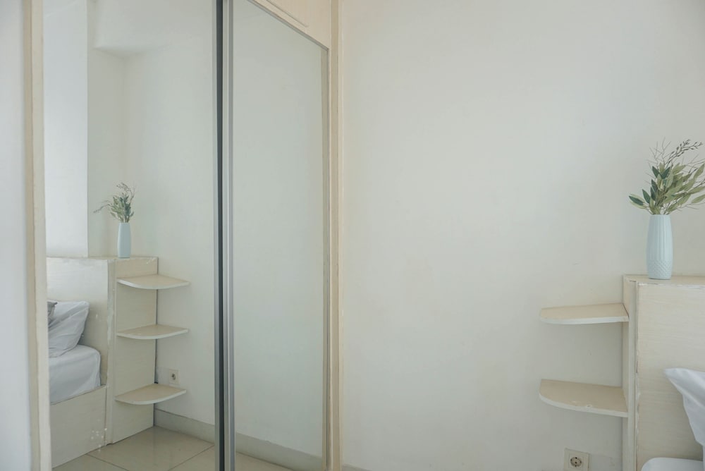 Comfy And Modern 2Br Grand Kamala Lagoon Apartment