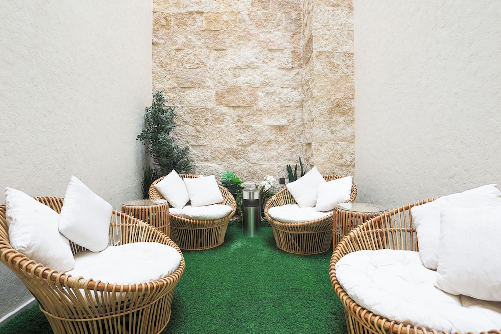 Liora Boutique Hotel