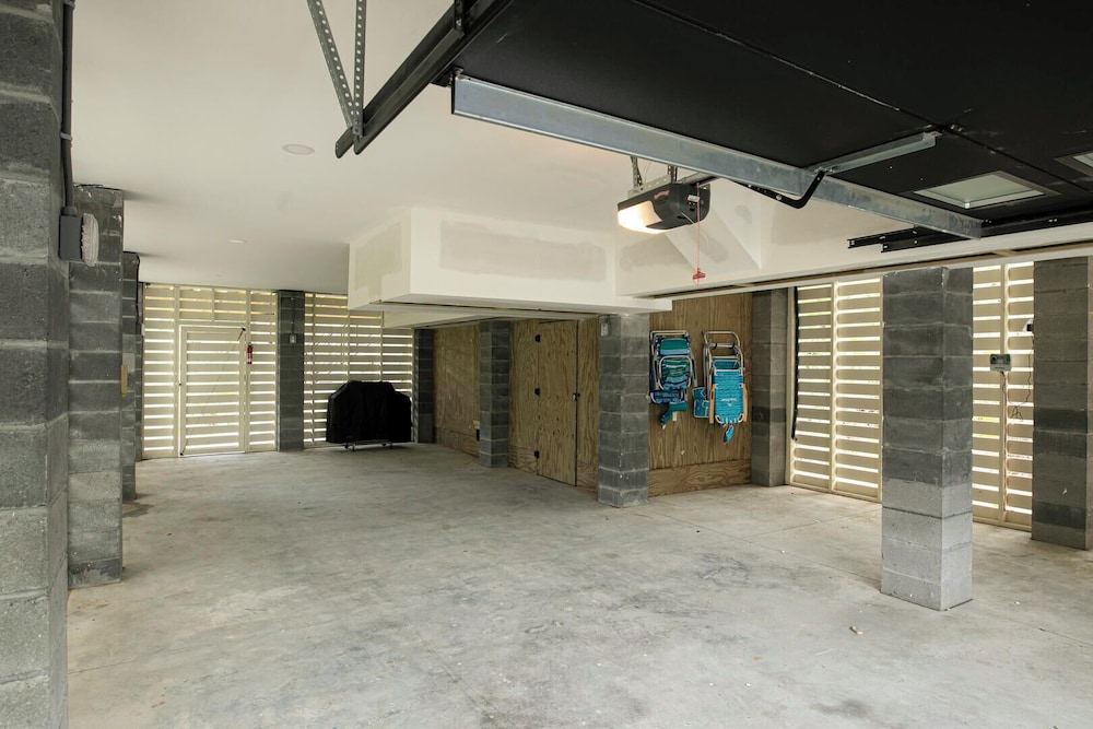 Experience Modern Coastal Living in This Beautifully Designed 4-bed, 4-bath Home