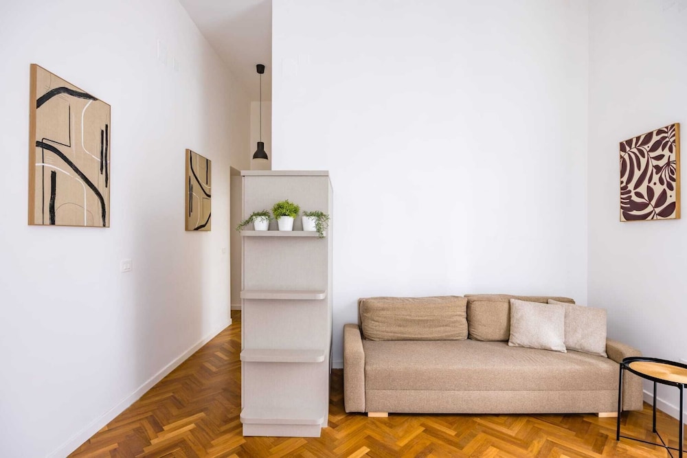 Thelos Apartment