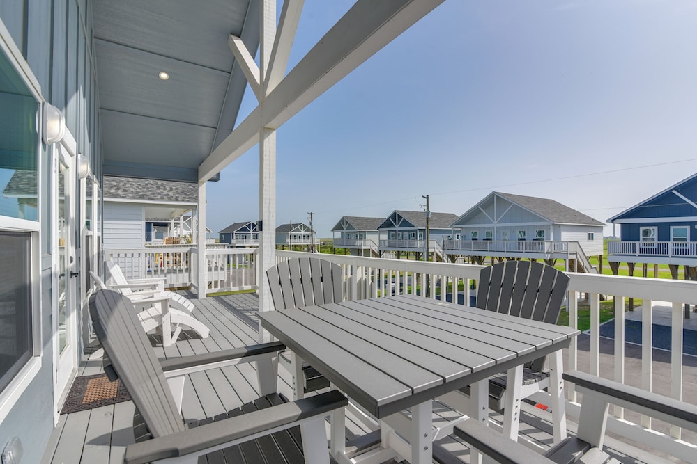 Deck & Patio: Recently Built Bolivar Peninsula Gem