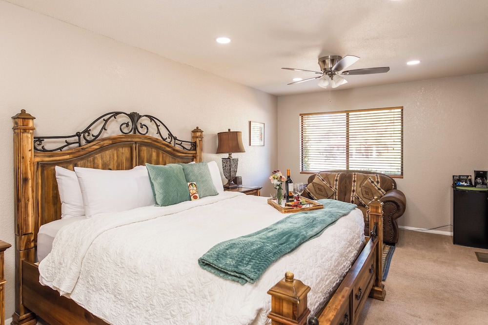 Whispering Creek B&B
