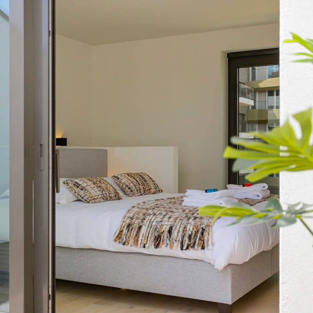Brand new Family House With Roof Terrace