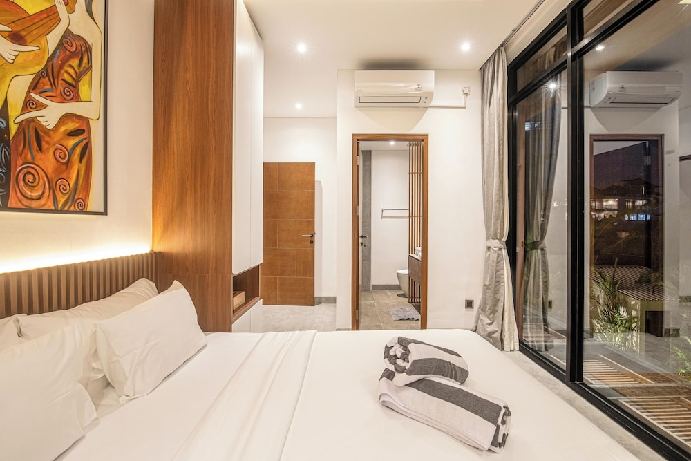 Exquisite 5BR Canggu Villa Steps From the Beach