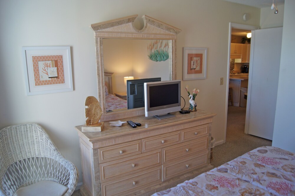 Sea Cloisters 303e 2 Bedroom Condo by RedAwning