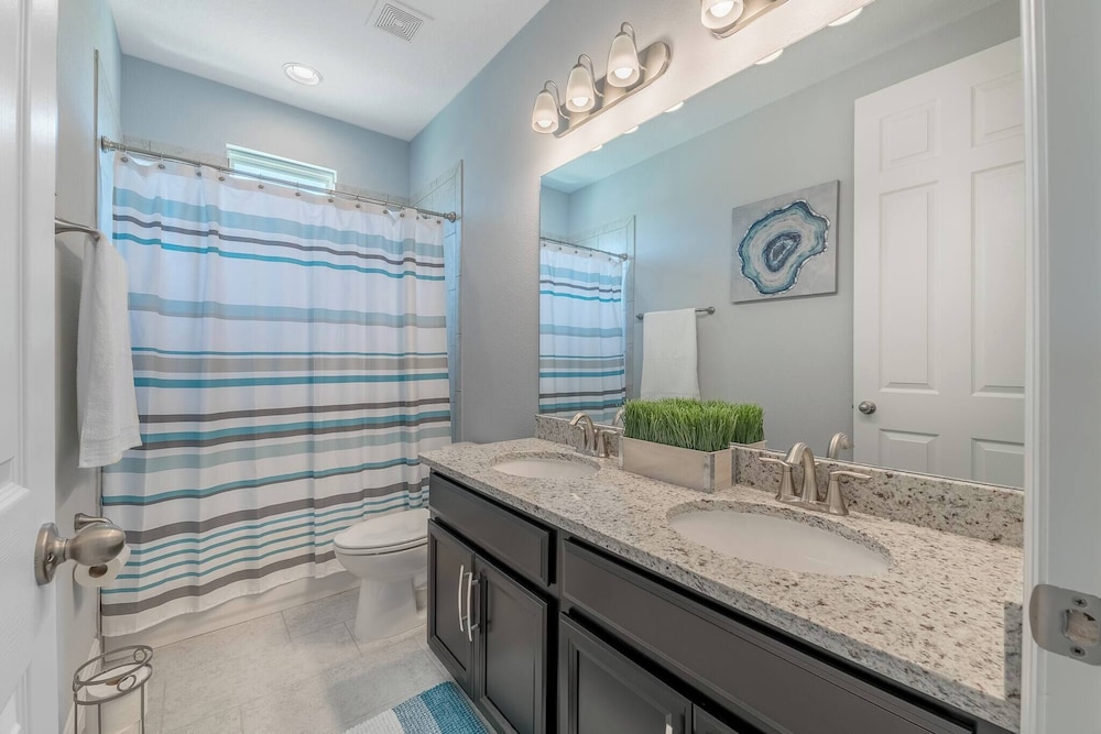 Home Near Disney Area-sleeps 14 Guest