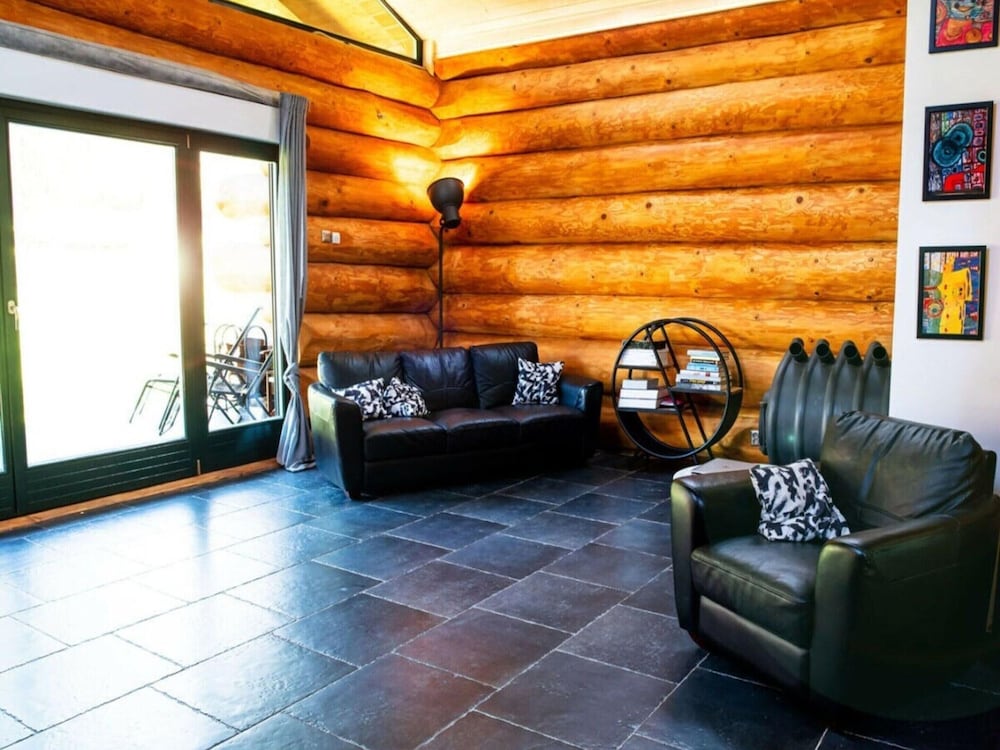 Spacious Holiday Home With Internet