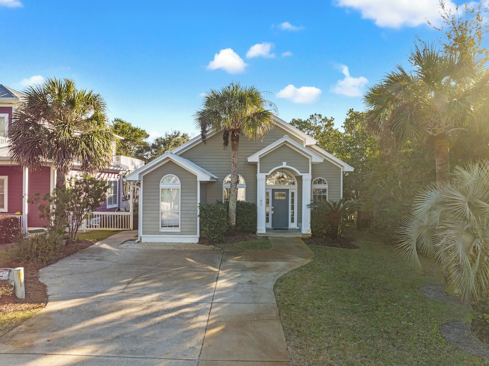 Sugar Sand Retreat 3-bed, 2-bath Beach Getaway With Private Pool, Sleeps 8!