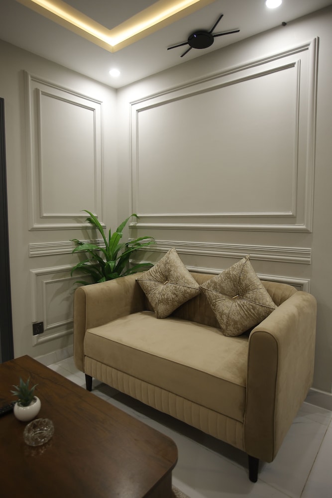 ZAR Luxury Suites Murree