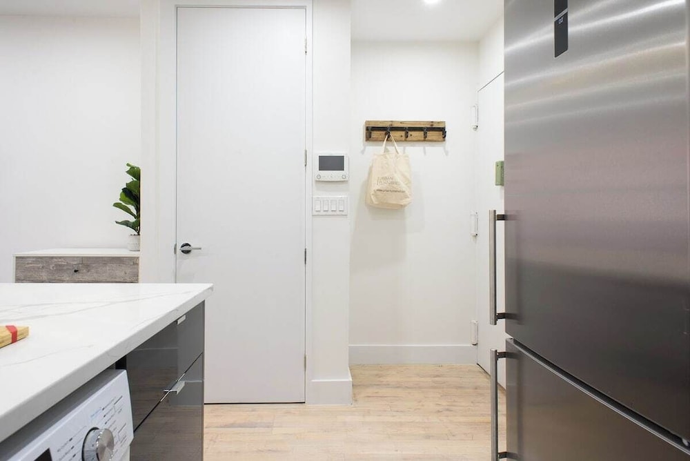 1597 New York Apt