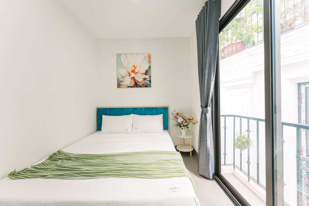 Cindy's Westlake Apartment