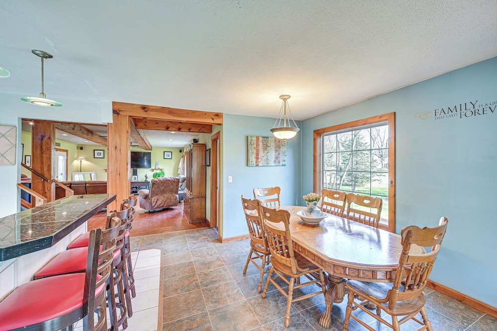 6-acre Family-friendly Getaway in Niles!