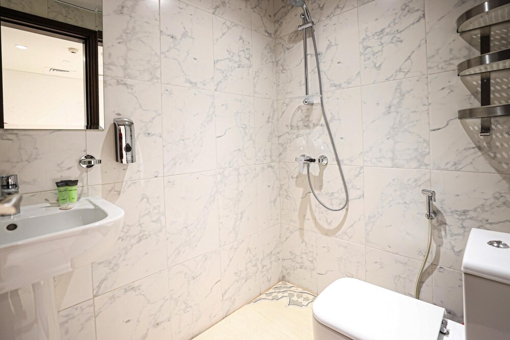 Elite LUX Holiday Homes - Ultra Stylish 2BR Thriving Community in Production City Dubai