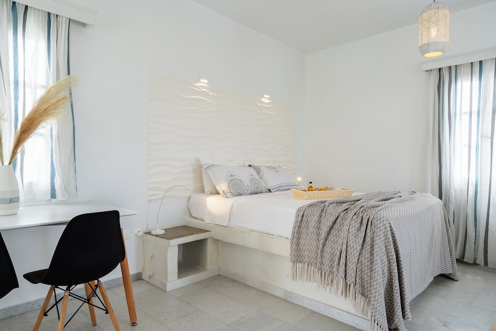 Diamantis studios apartments
